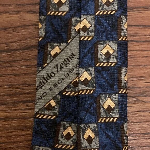 Ermenegildo Zegna Silk Necktie in Navy Blue/Black Gold Exclusive Pattern. - Picture 4 of 8